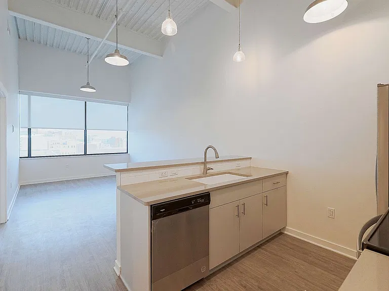 501 S Capitol Ave — Photo 51