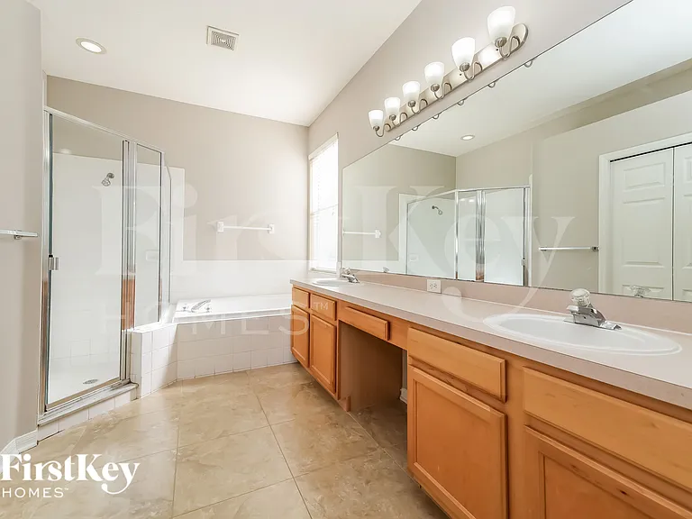 11703 Grove Arcade Dr — Photo 13
