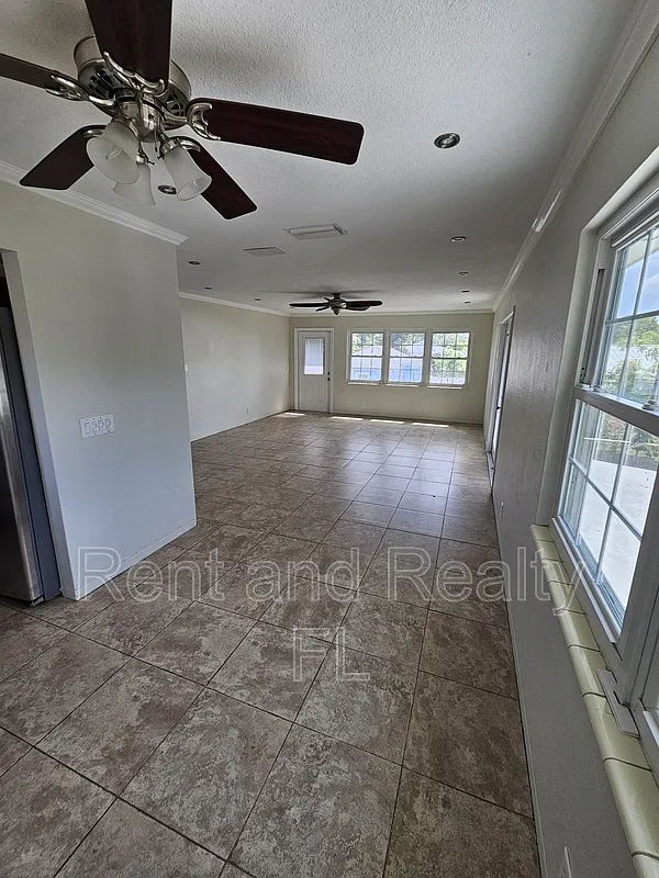 2 bed, 1.0 bath, $1,750 — Photo 3