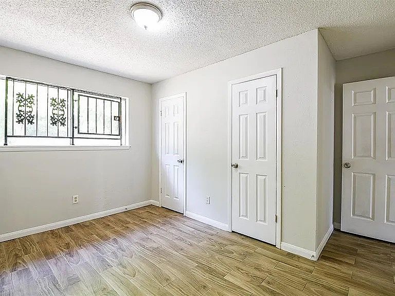 1st image of 9923 Valley Sun Dr