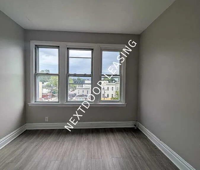 241 Duncan Ave #5M — Photo 3