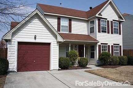 Front of House : Freshly painted trim!