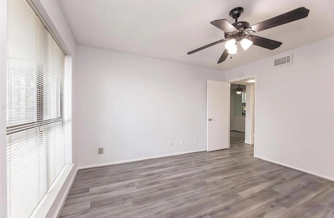 1 bed, 1.0 bath, 784 sqft, $1,000 — Photo 3