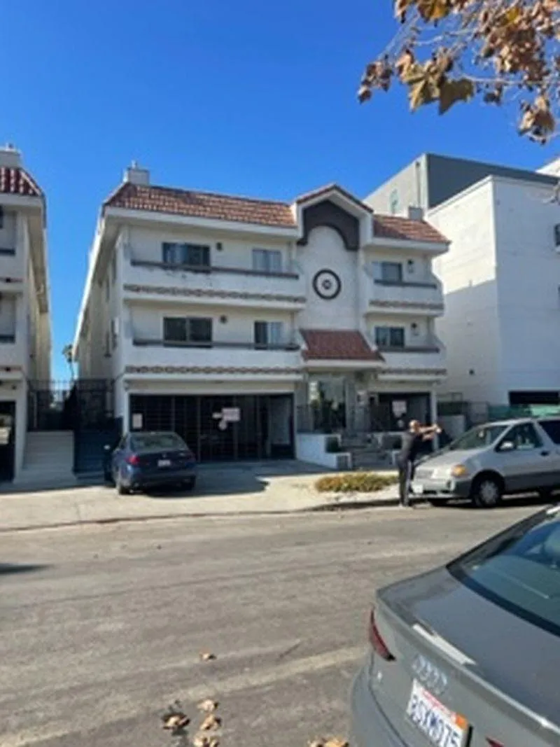 2 bed, 2.5 bath, 1350 sqft, $3,350 — Photo 1