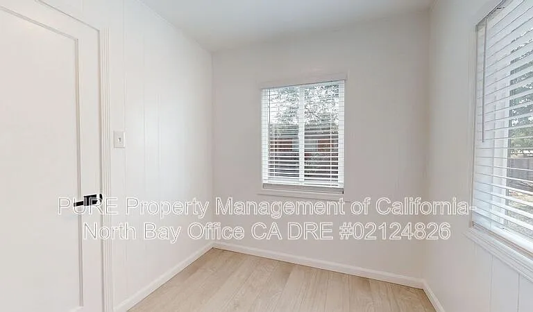 480 Washington Ct — Photo 36