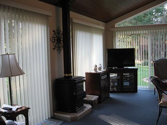 4th image of 6117 Ivanhoe St