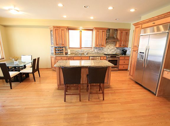 3rd image of 604 Birchwood Ave