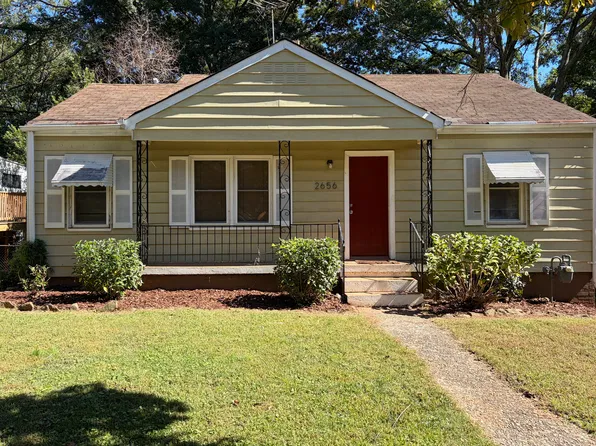 2656 E Woodland Cir, East Pt, GA 30344
