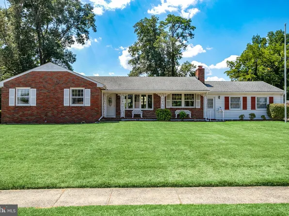 26 Wedge Dr, Hamilton, NJ 08610