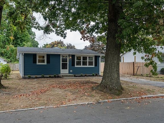 4th image of 284 Ambrose St