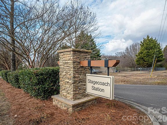 2nd image of 3606 Clover Valley Dr