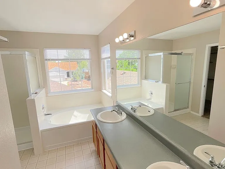 2579 Weyburn Way — Photo 27