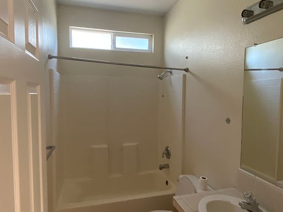 5th image of 1806 Cottonwood Ave