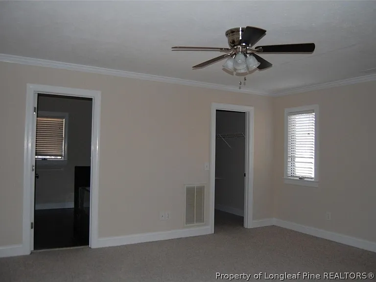 Greenbriar Dr — Photo 9