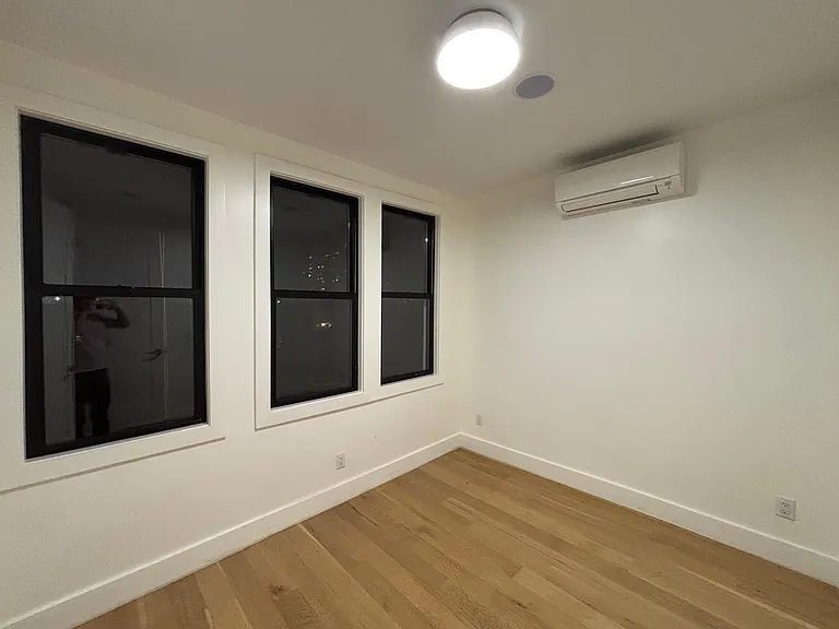 50 Grace St #3RR — Photo 8