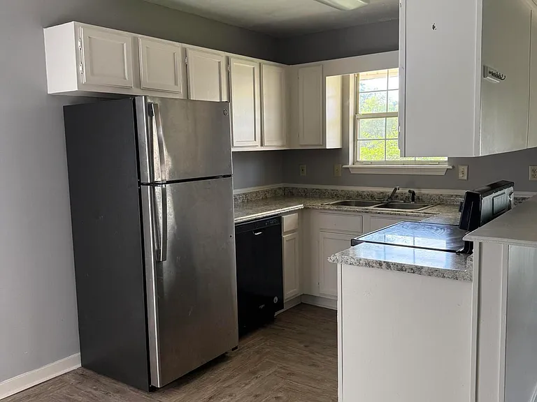 3606 Harle St — Photo 3