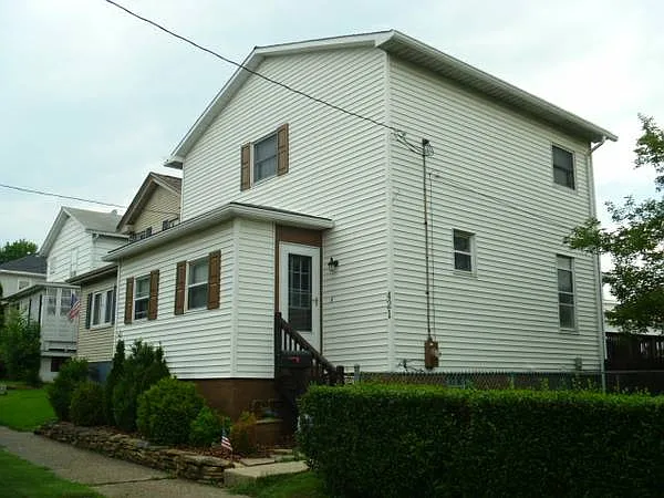 421 Sewickley St photo 1