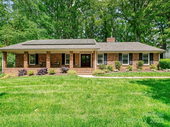 301 Glen Oaks Rd, Charlotte, NC 28270