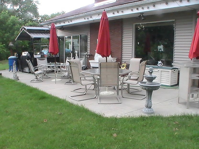http://photos3.zillow.com/p_