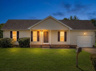 308 Hunter Owens Ct, Oak Grove, KY 42262