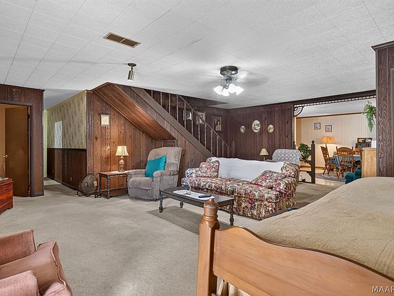 5th image of 504 Oakwood St
