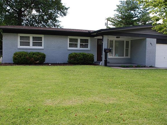 2nd image of 811 S Edgemere Dr