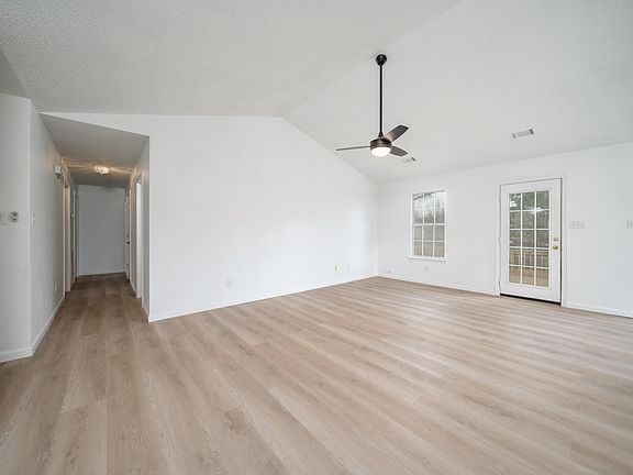 5th image of 553 Long Beach Dr