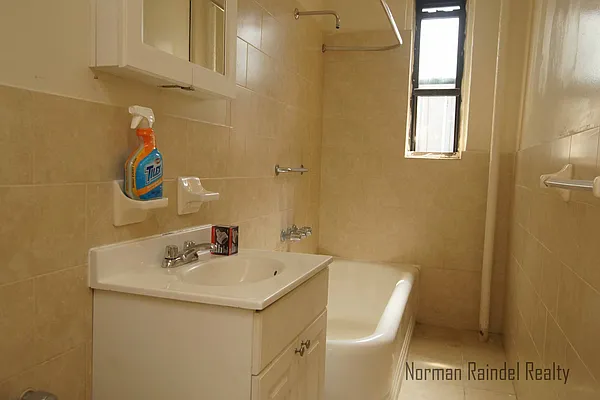 Rented by Norman Raindel, LREB | media 16
