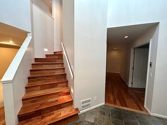 5th image of 17738 NE 24th St