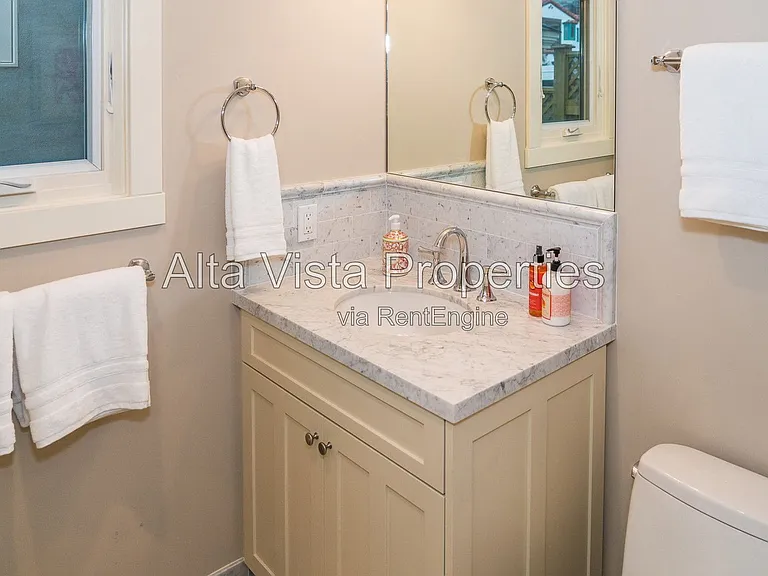 5606 Dolphin Pl — Photo 26
