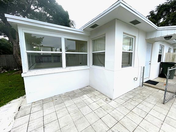 VIEW OF THE PATIO & OF THE ADDITIONAL BONUS ROOM