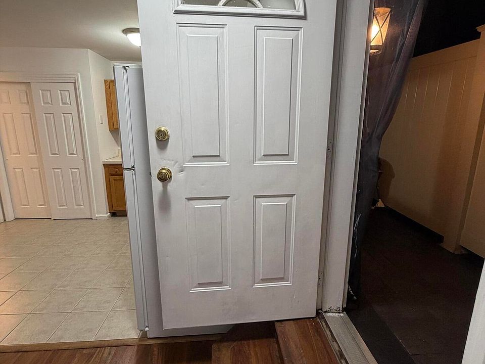 1st image of 19 Brookside Loop