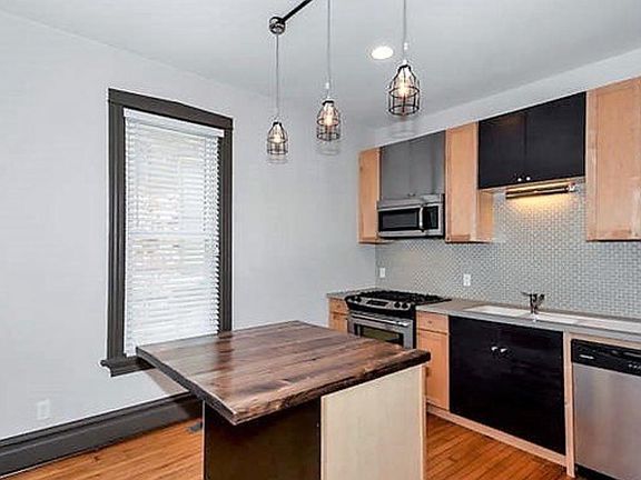 4th image of 3449 W Diversey Ave #1