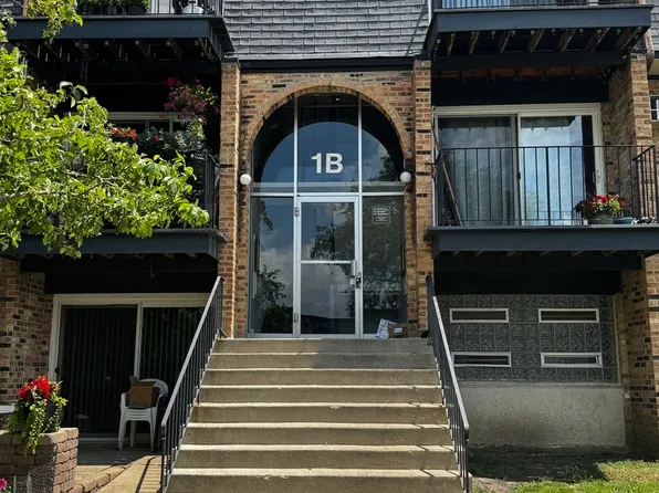 1B E Dundee Quarter Dr Unit 102, Palatine, IL 60074