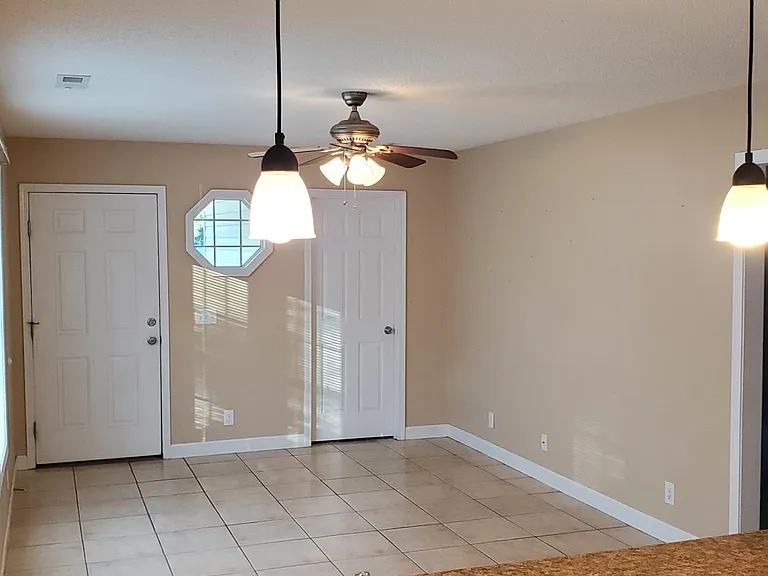 710 S Orange St — Photo 11