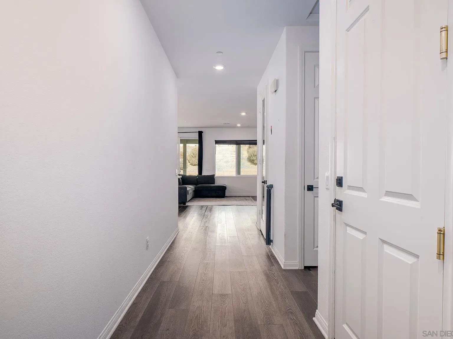 3 bed, 2.0 bath, 1557 sqft, $3,400 — Photo 3