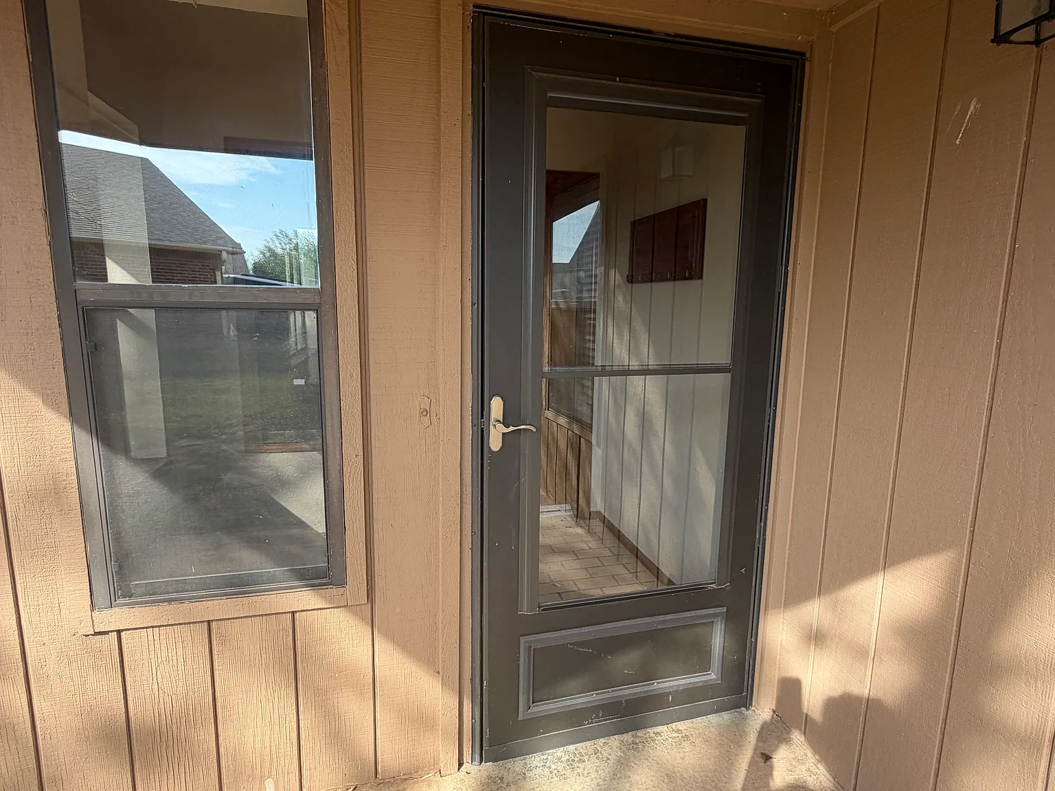 418 Britton Ct — Photo 3