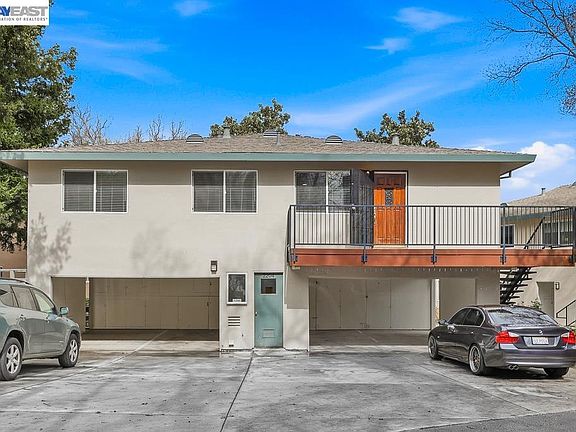 2nd image of 2204 Segundo Ct APT 4