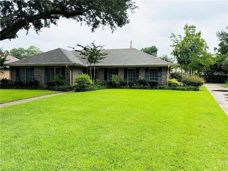 1st image of 311 Sweetbriar Dr