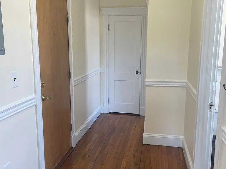 360 Riverway — Photo 7