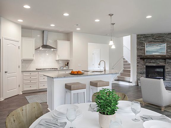 Beautiful open kitchen with island and walk-in pantry