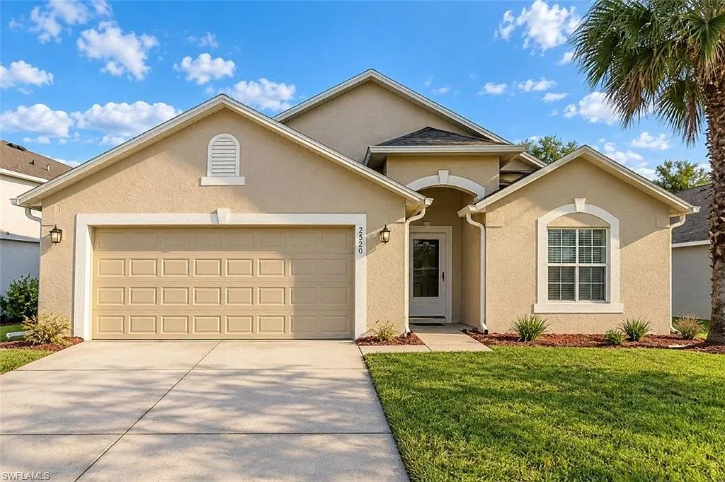 3 bed, 2.0 bath, 1506 sqft, $2,200 — Photo 1