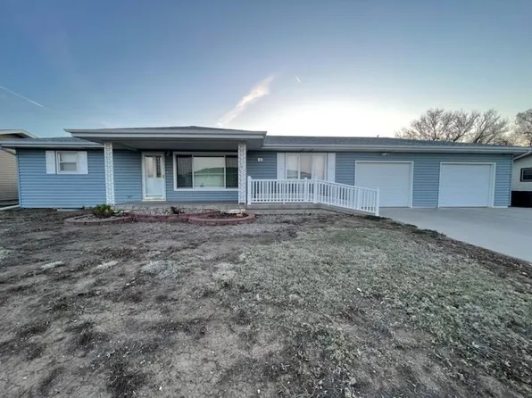 627 Jefferson St, Victoria, KS 67671