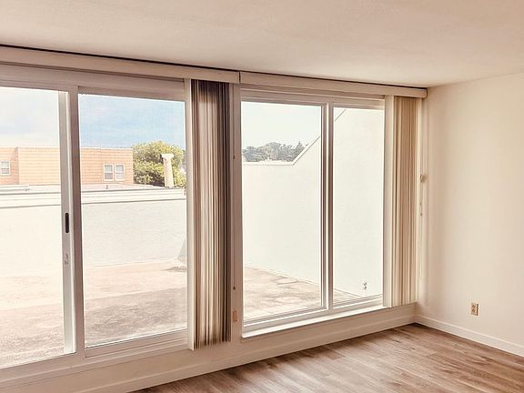 4th image of 1386 30th Ave APT 203