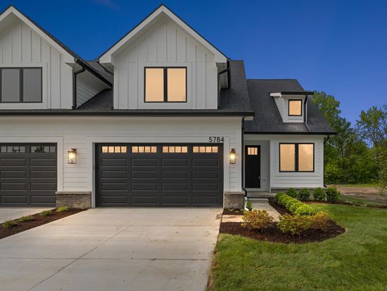 5820 Heights Blvd, Sterling Heights, MI 48314