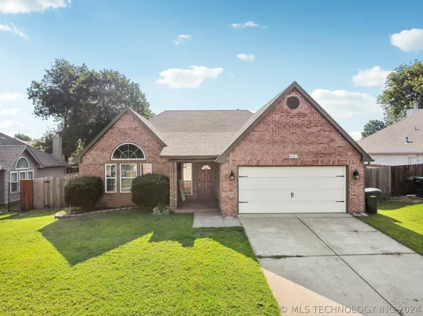 3603 S Christine Ln, Sand Springs, OK 74063