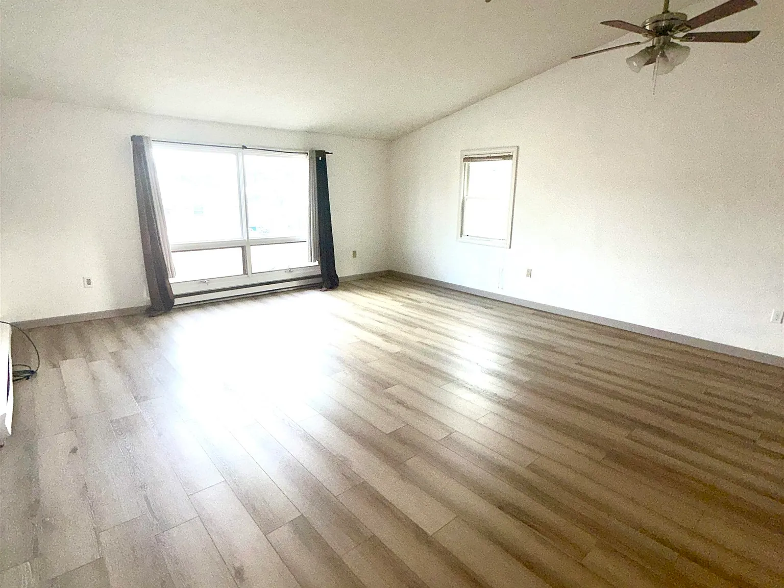 2 bed, 1.0 bath, 1282 sqft, $2,500 — Photo 4