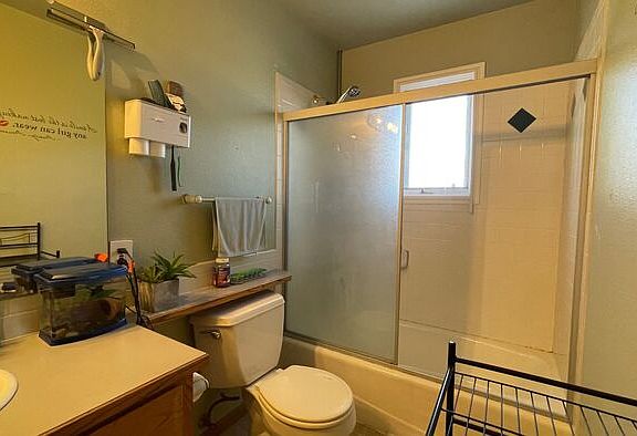 5th image of 4939 N Franklin Ave