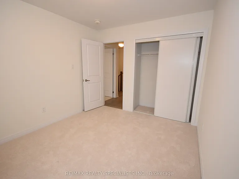 12 Velvet Way — Photo 25
