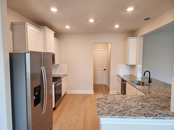 5th image of 1411 Butler Ave